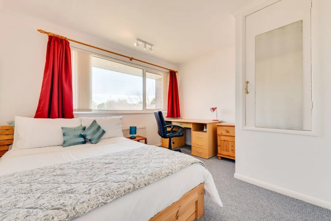 Room Somner Close in Canterbury