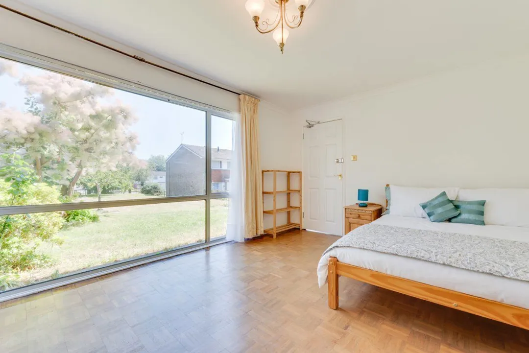 Room Somner Close in Canterbury