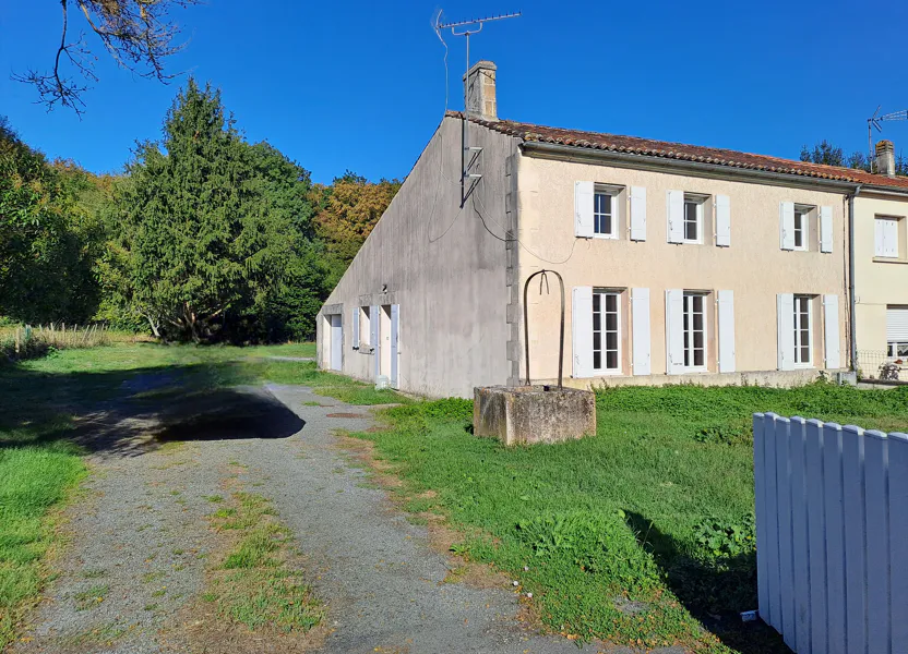 Maison Chemin des Garrauds à Écurat