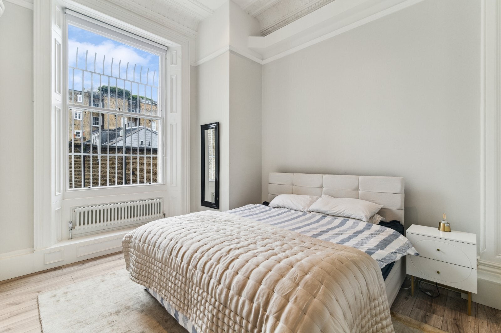 Flat Ashburn Gardens in Greater London