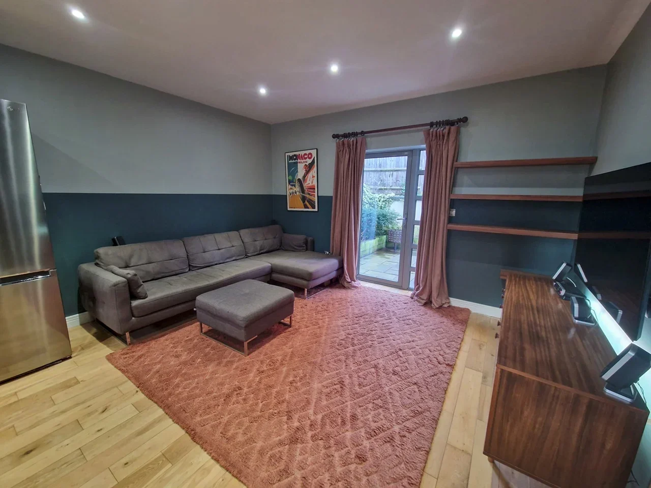 Flat Gloucester Road in Bristol