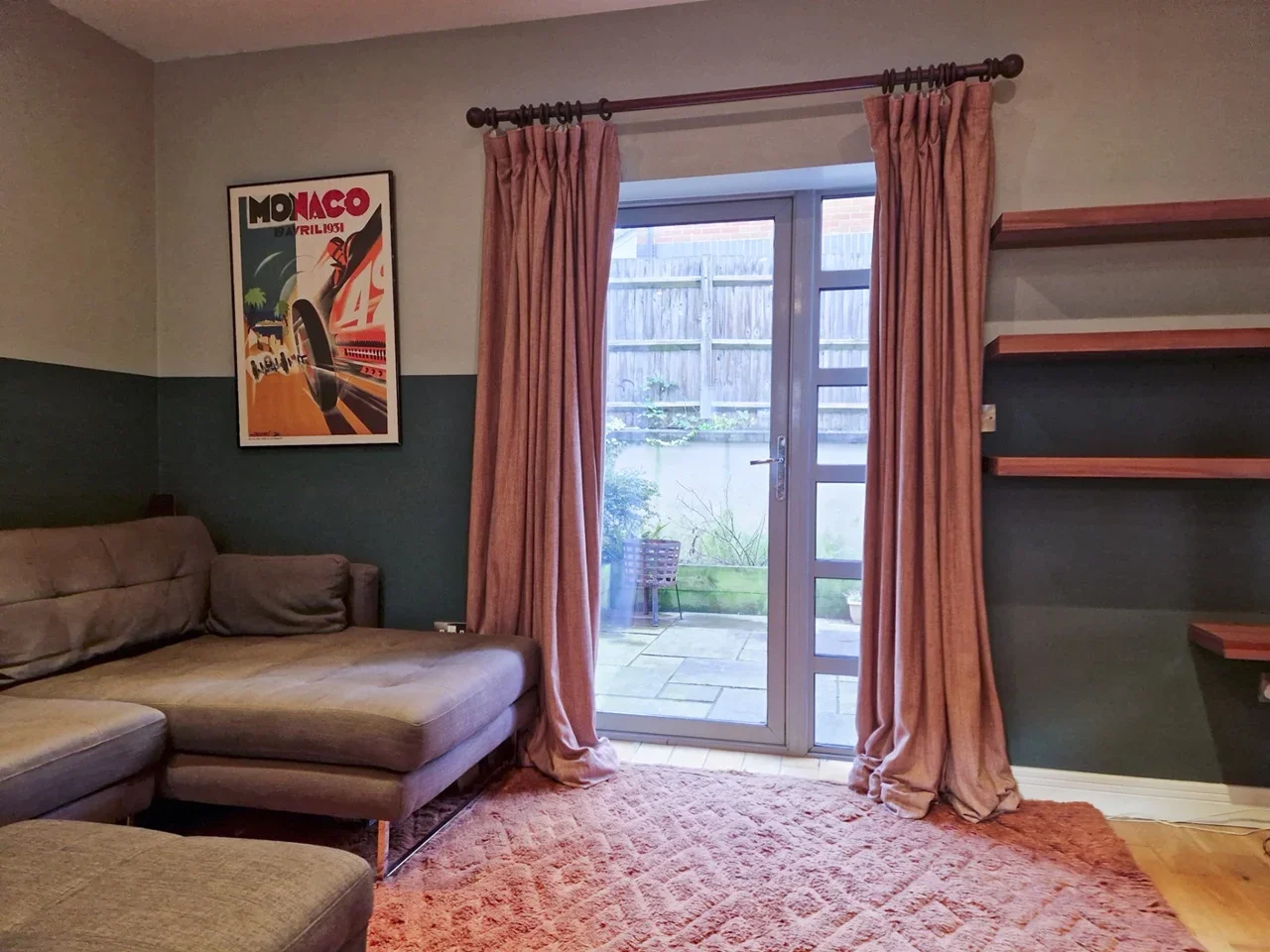 Flat Gloucester Road in Bristol