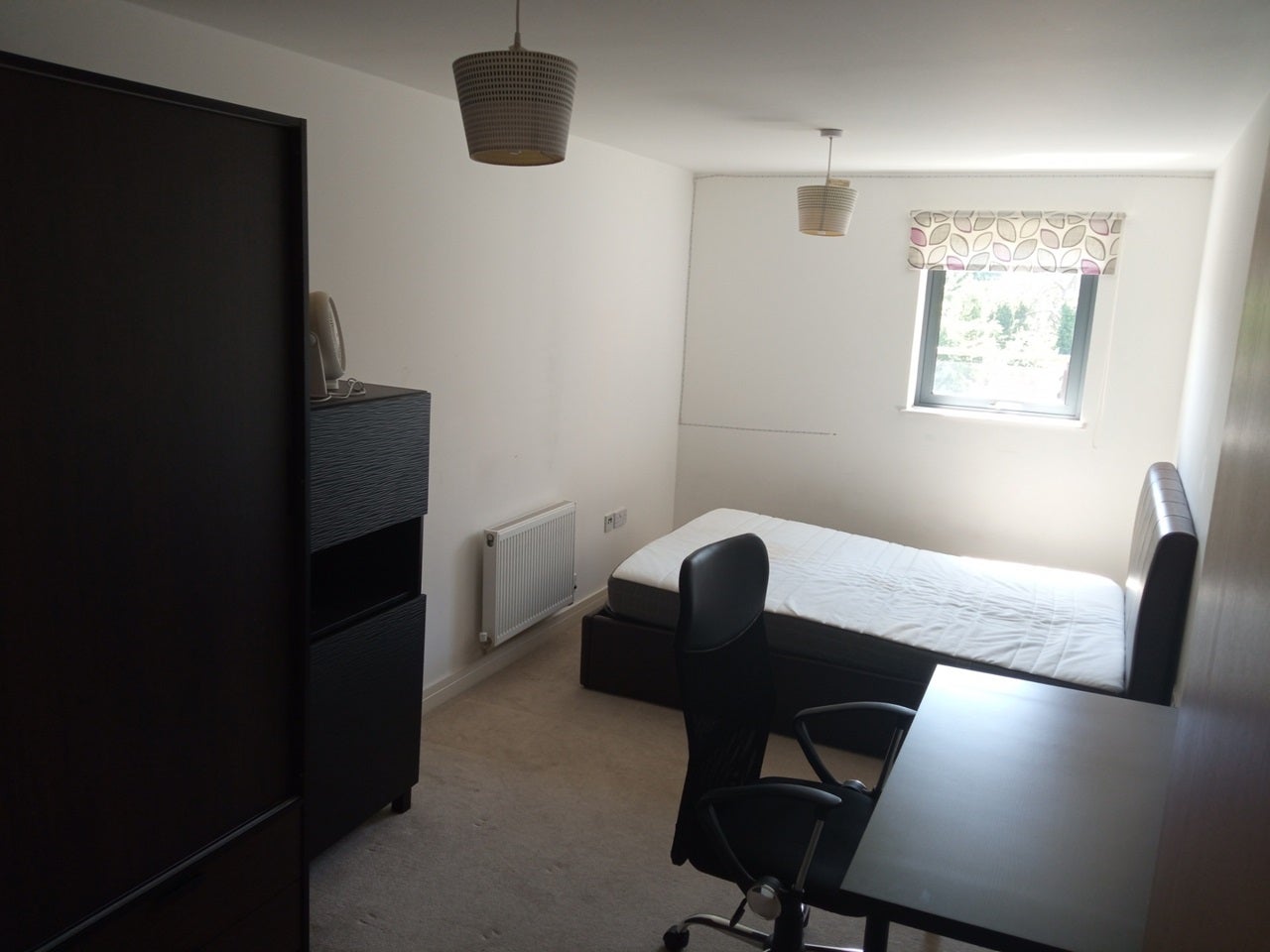 Room Ewell Road in Greater London