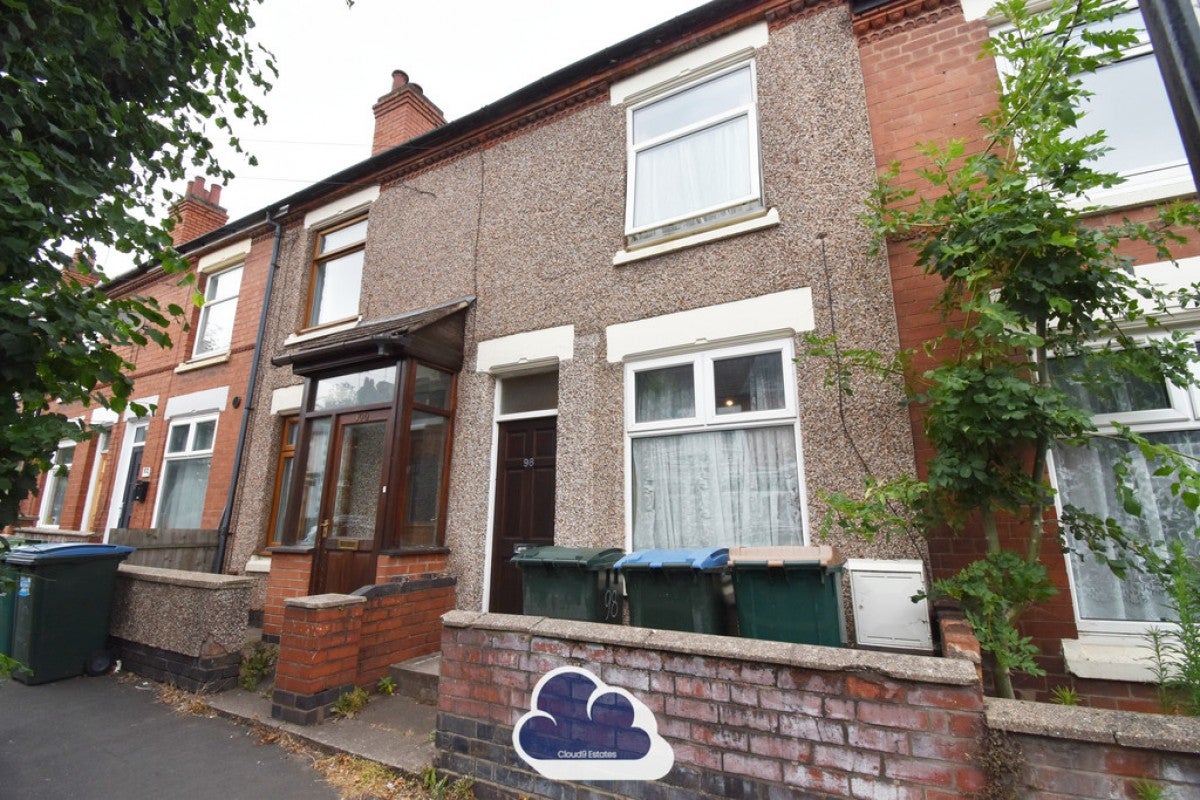Room Bolingbroke Road in Coventry