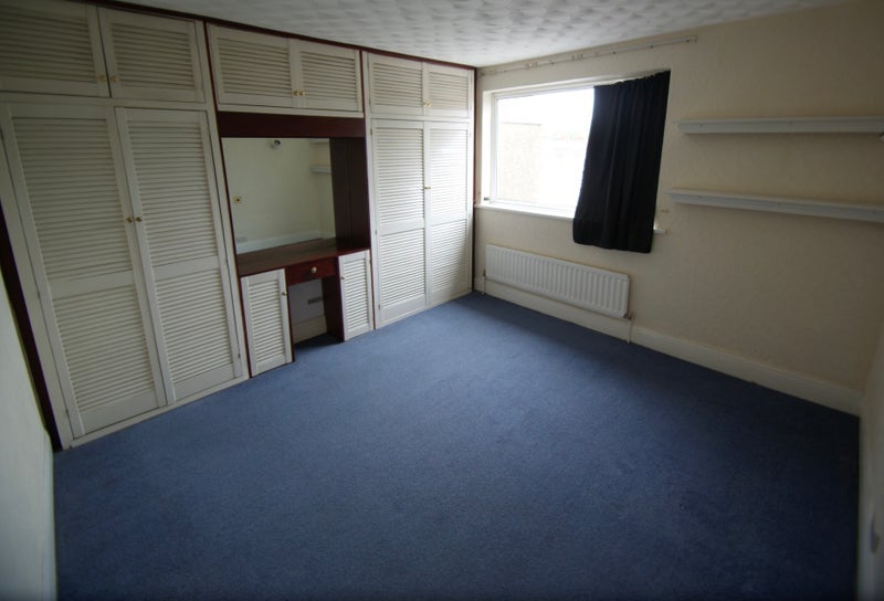 Room Aylesbury Crescent in Bristol