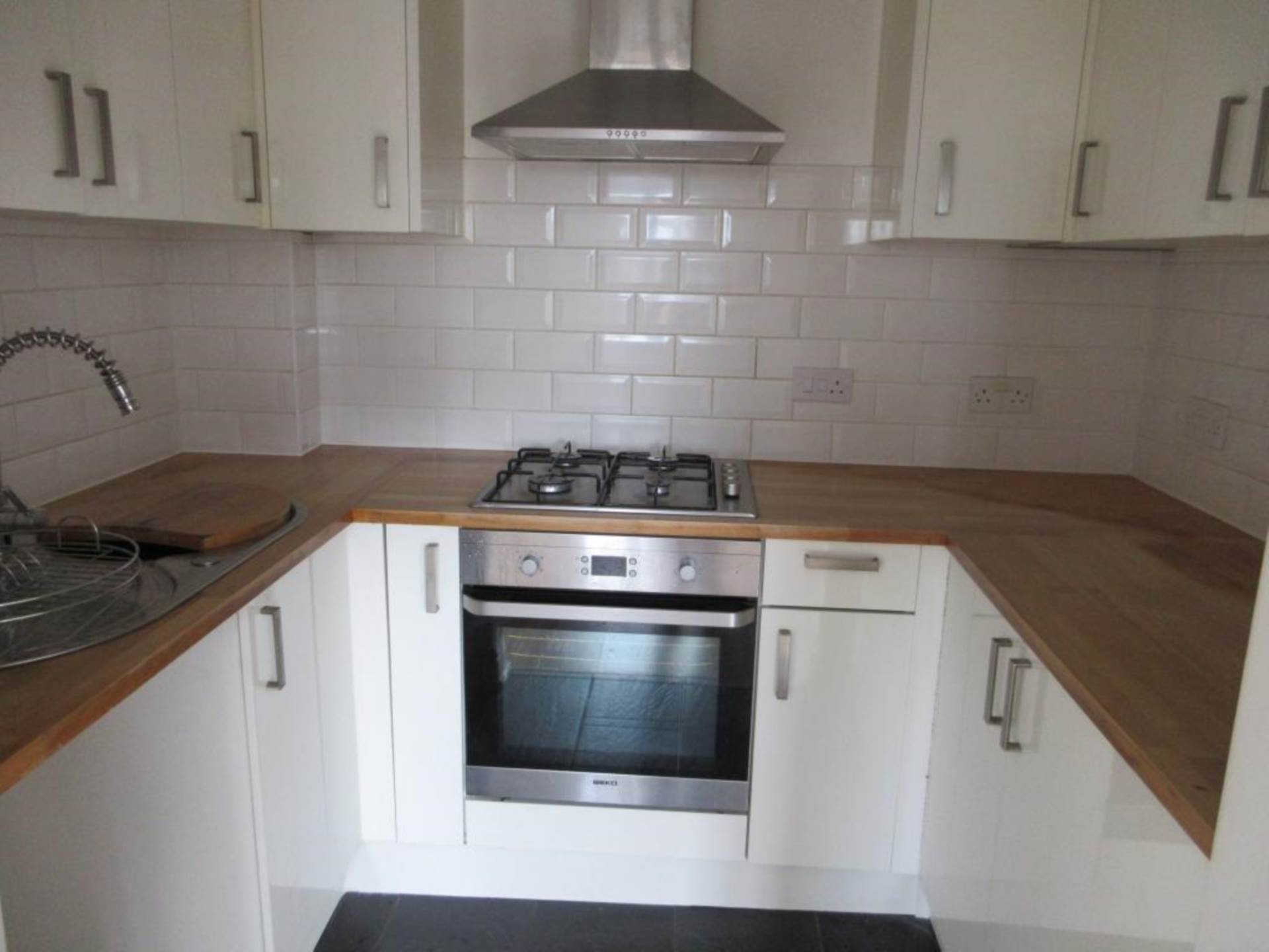 Flat Gainsborough Drive in Southend-on-Sea