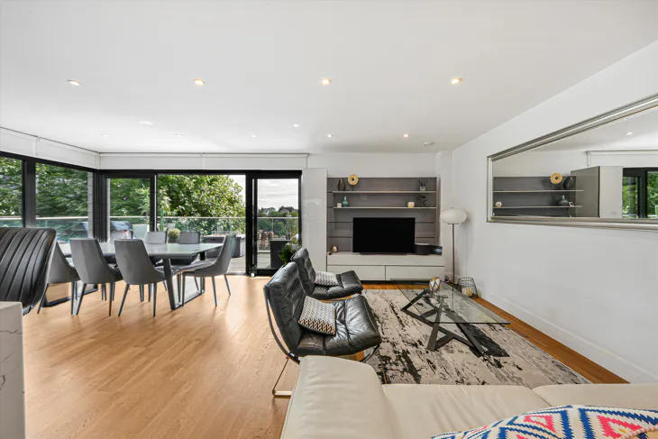 Flat Stanhope Road in Greater London