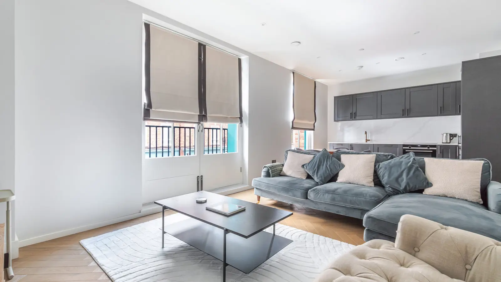 Flat Bell Lane in Greater London