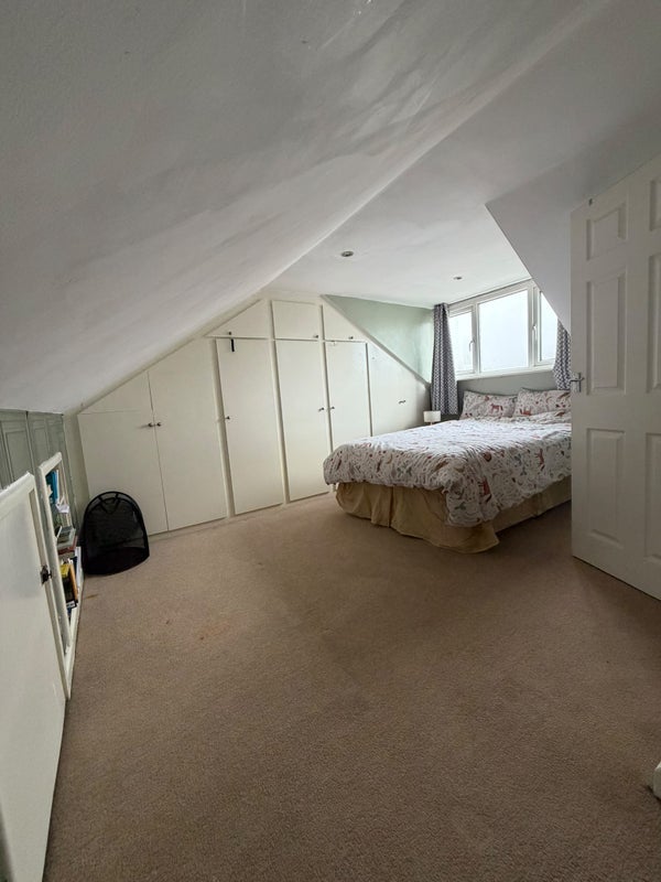 Room Clay Bottom in Bristol