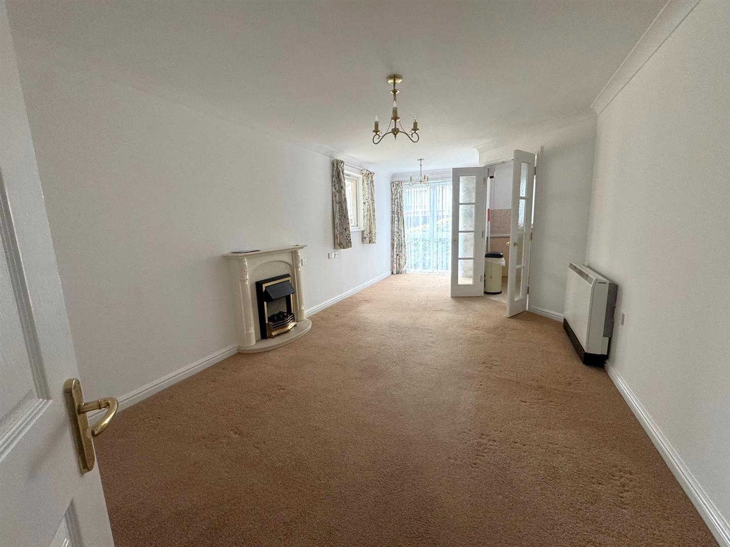 Flat Windsor Way in Rushmoor