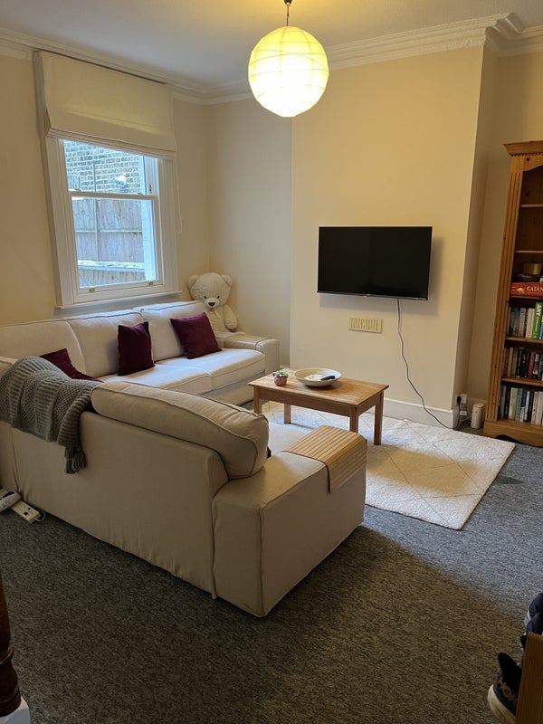 Room Elsley Road in Greater London