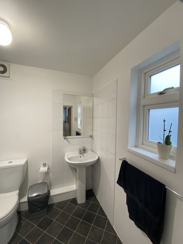 Room Elsley Road in Greater London