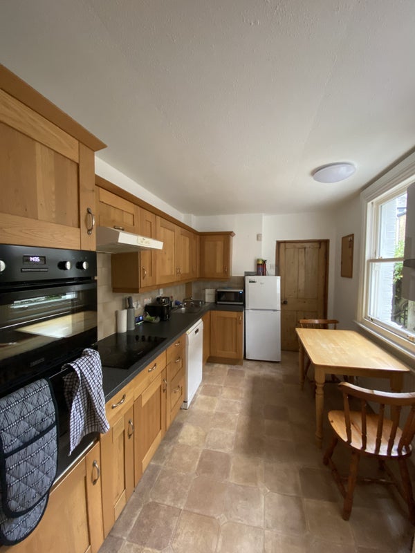 Room Elsley Road in Greater London