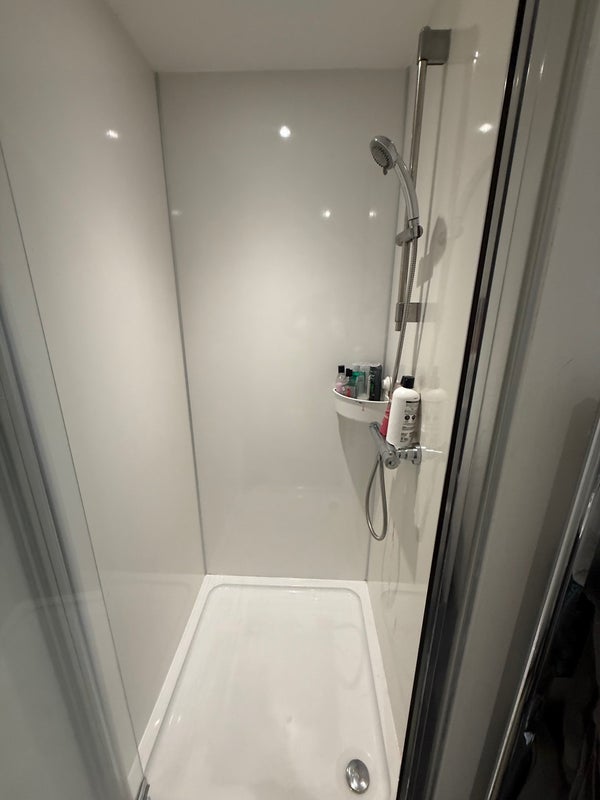 Room Aldine Court in Sheffield