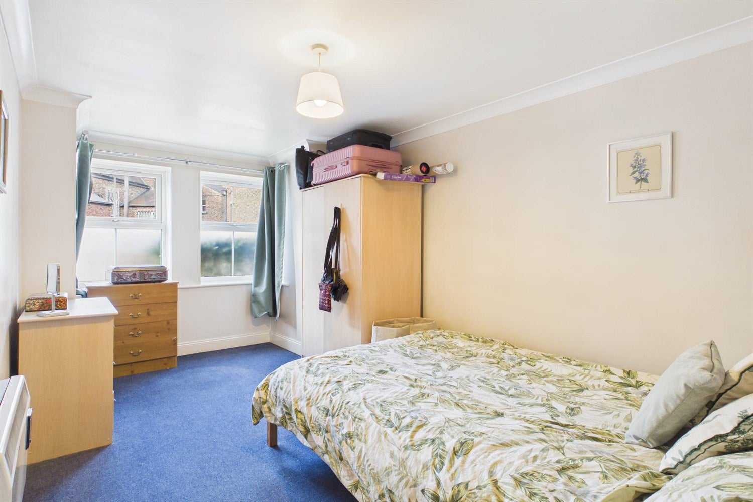 Flat Hutton Terrace in Newcastle upon Tyne