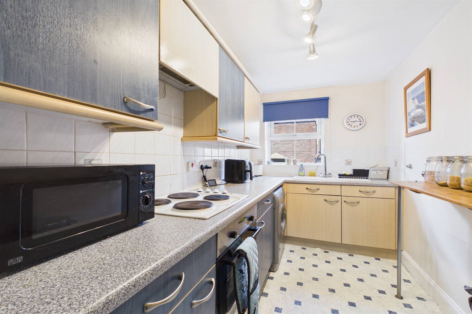 Flat Hutton Terrace in Newcastle upon Tyne