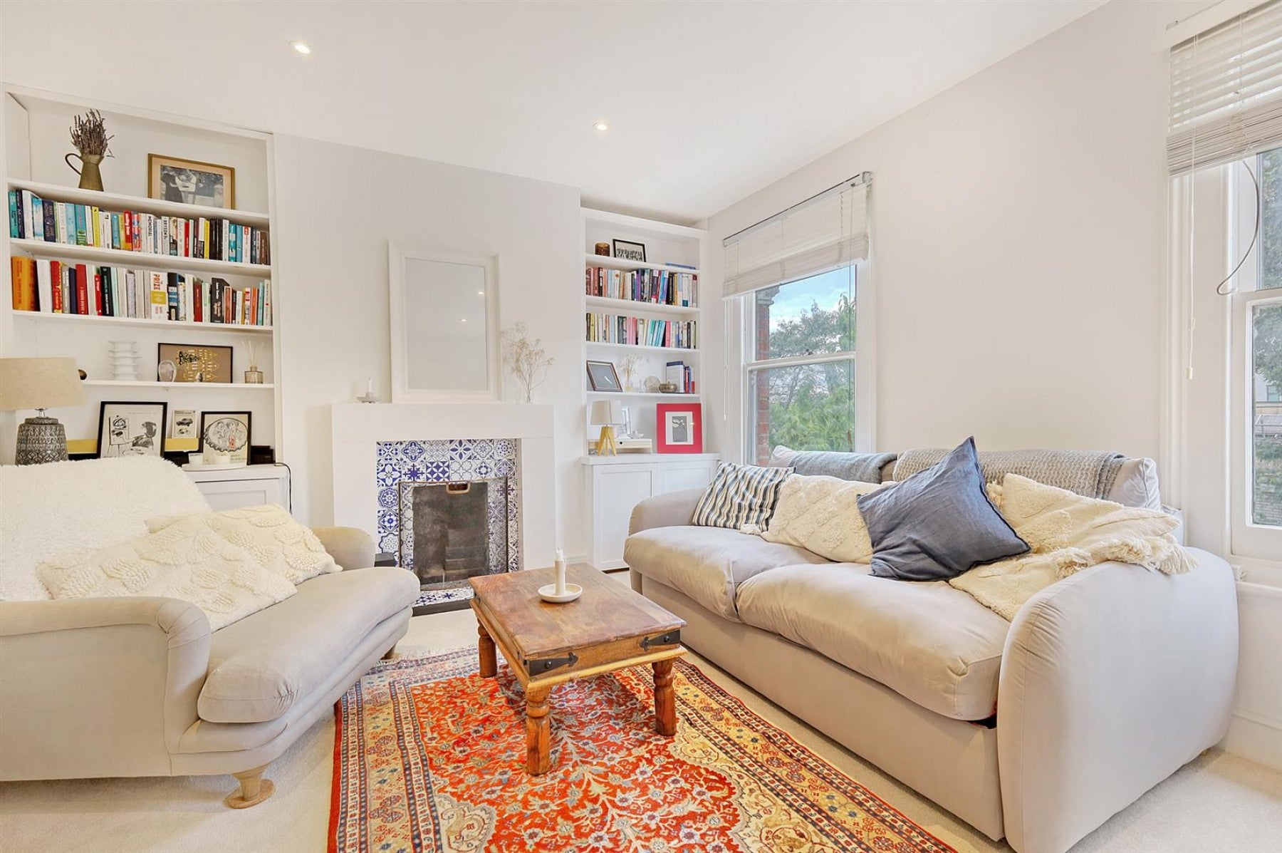 Flat Conewood Street in Greater London