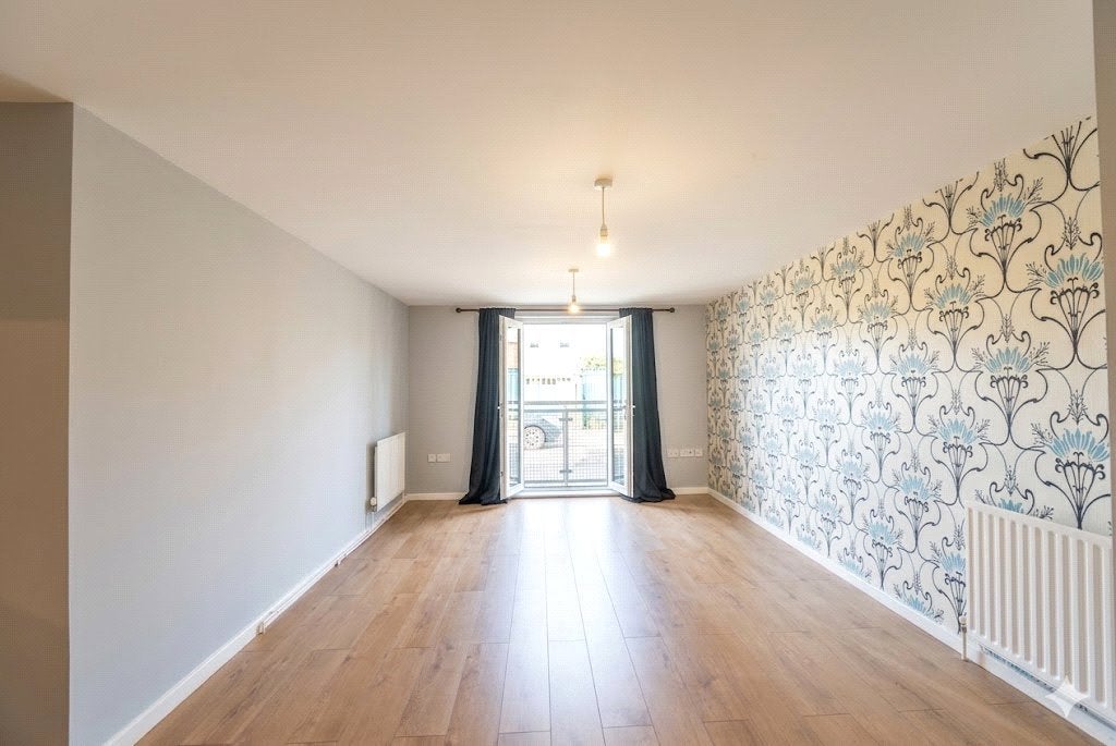 Flat Roberts Place in Greater London