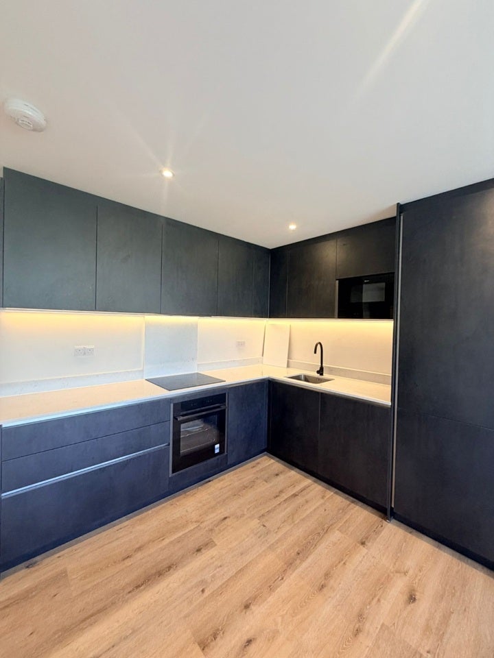 Flat Bromley Road in Greater London