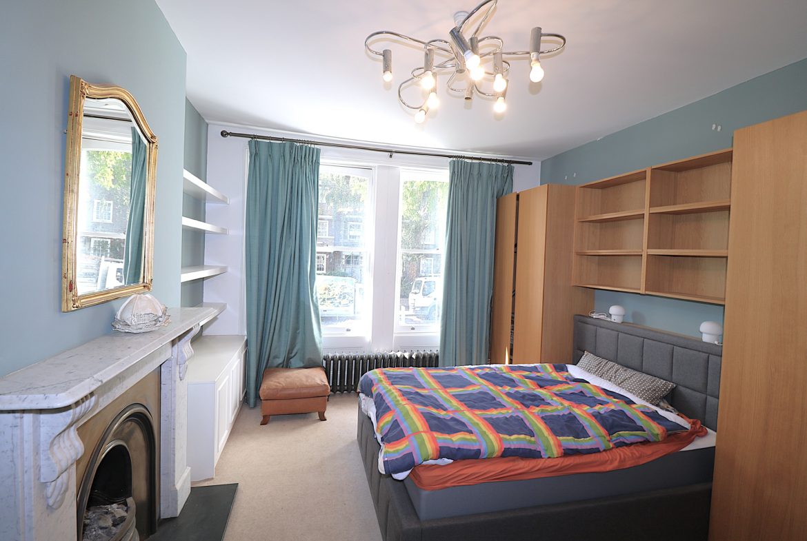 Flat Hazellville Road in Greater London