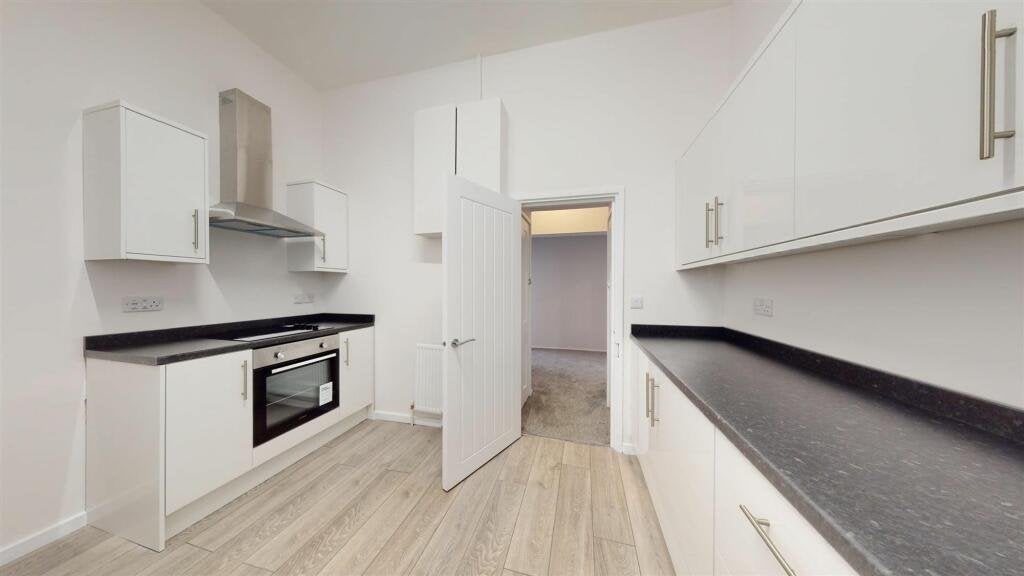 Flat Trinity Gardens in Folkestone and Hythe District