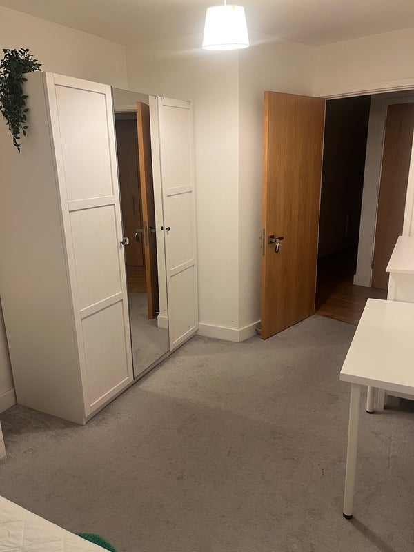 Flat Bywell Place in Greater London