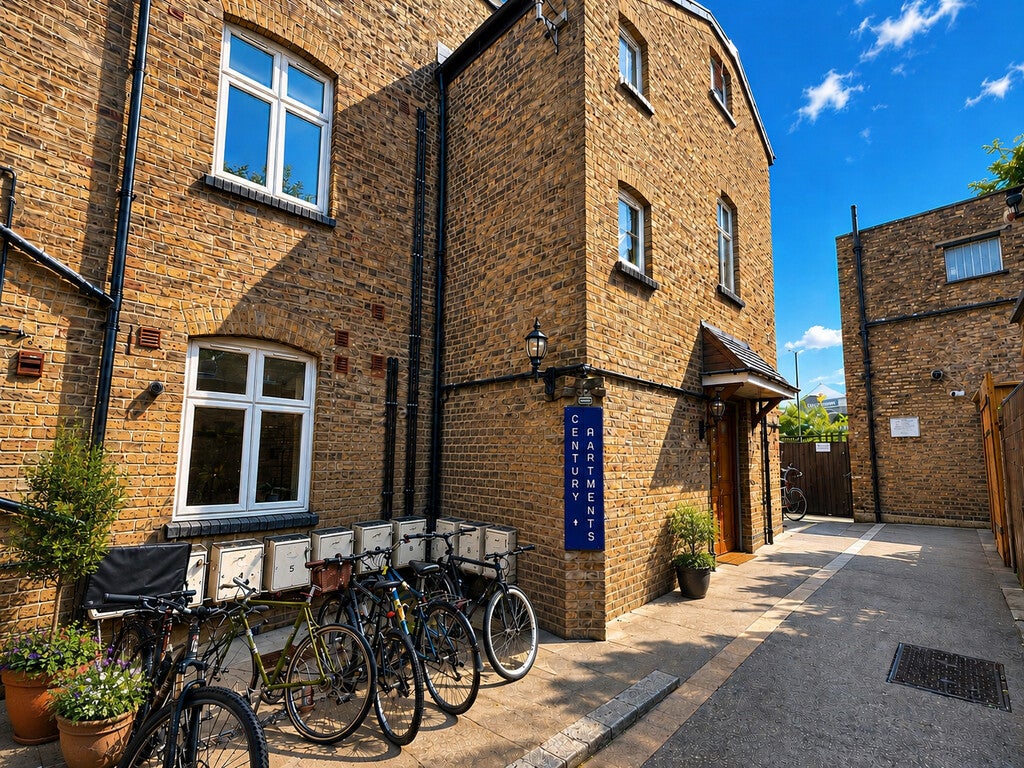 Flat Manor Road in London
