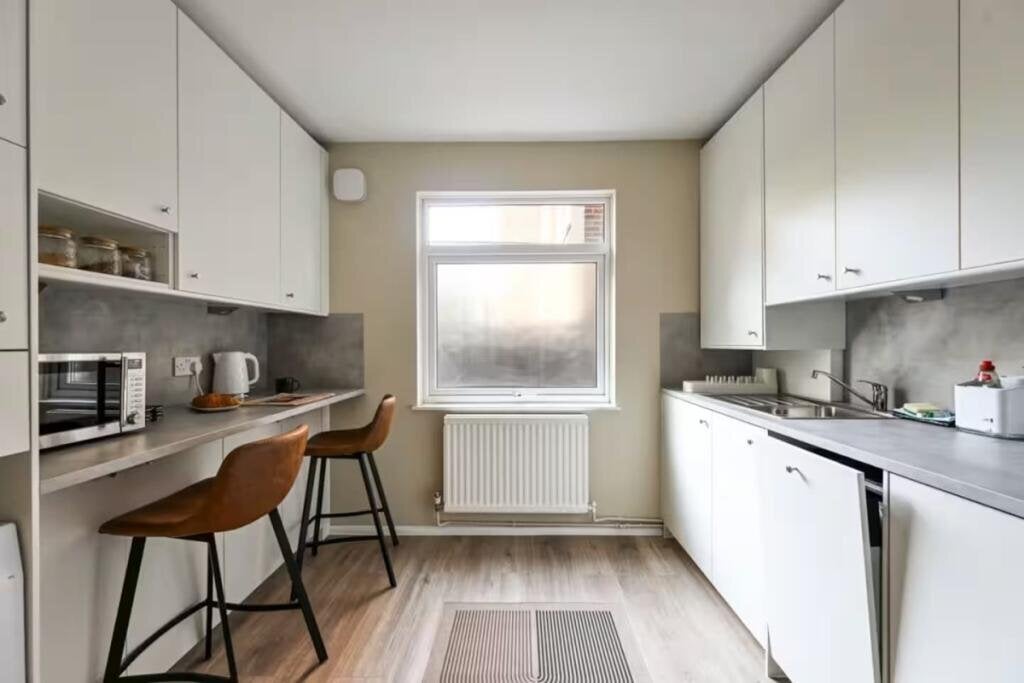 Flat Matthias Court in Greater London