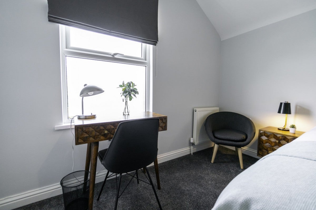 Room Lorne Street in Reading