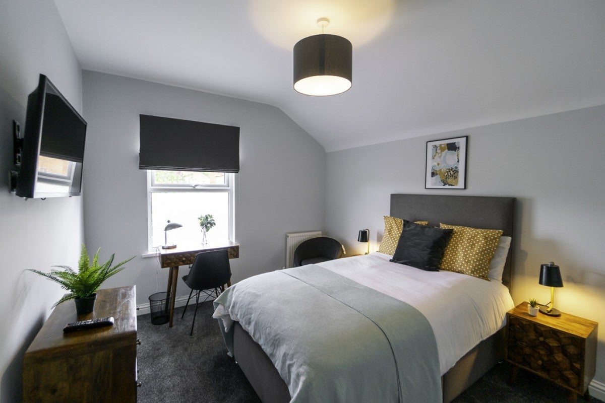 Room Lorne Street in Reading