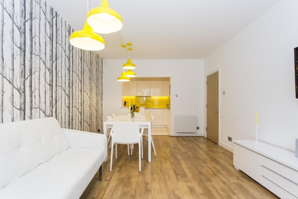 Flat Bartholomew Close in City of London