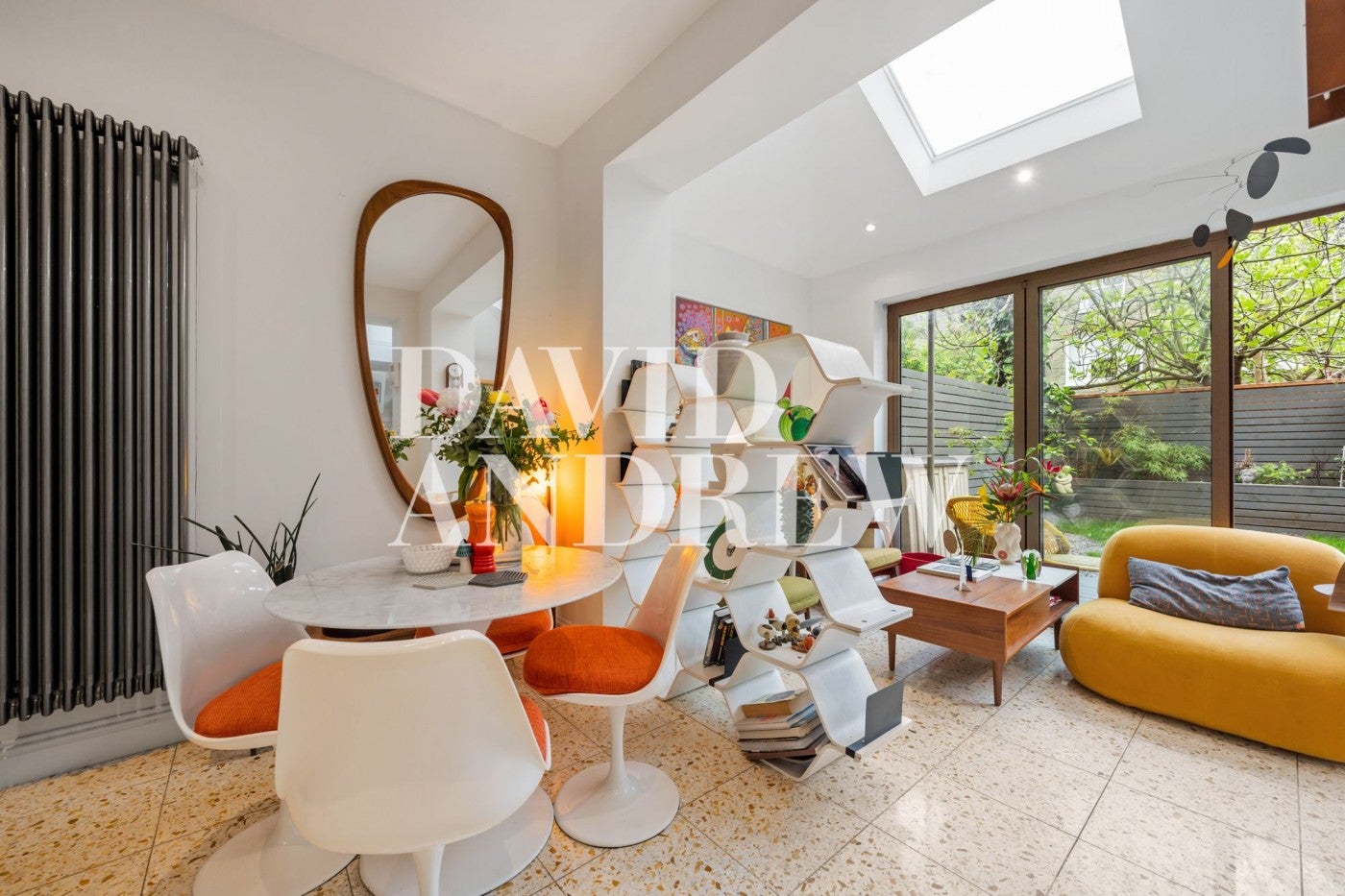 Flat Sotheby Road in Greater London