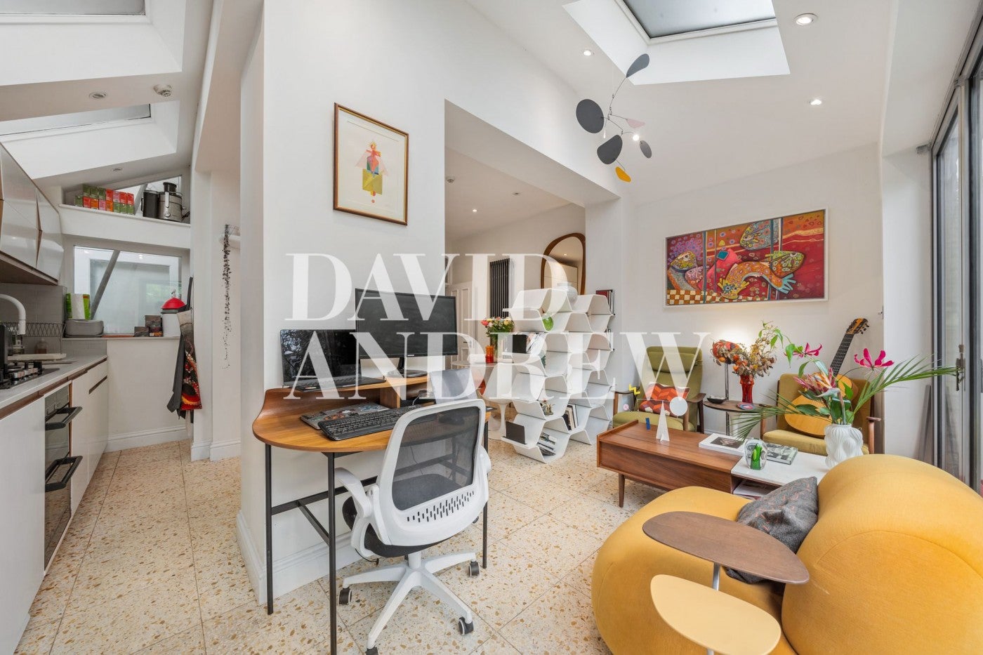 Flat Sotheby Road in Greater London