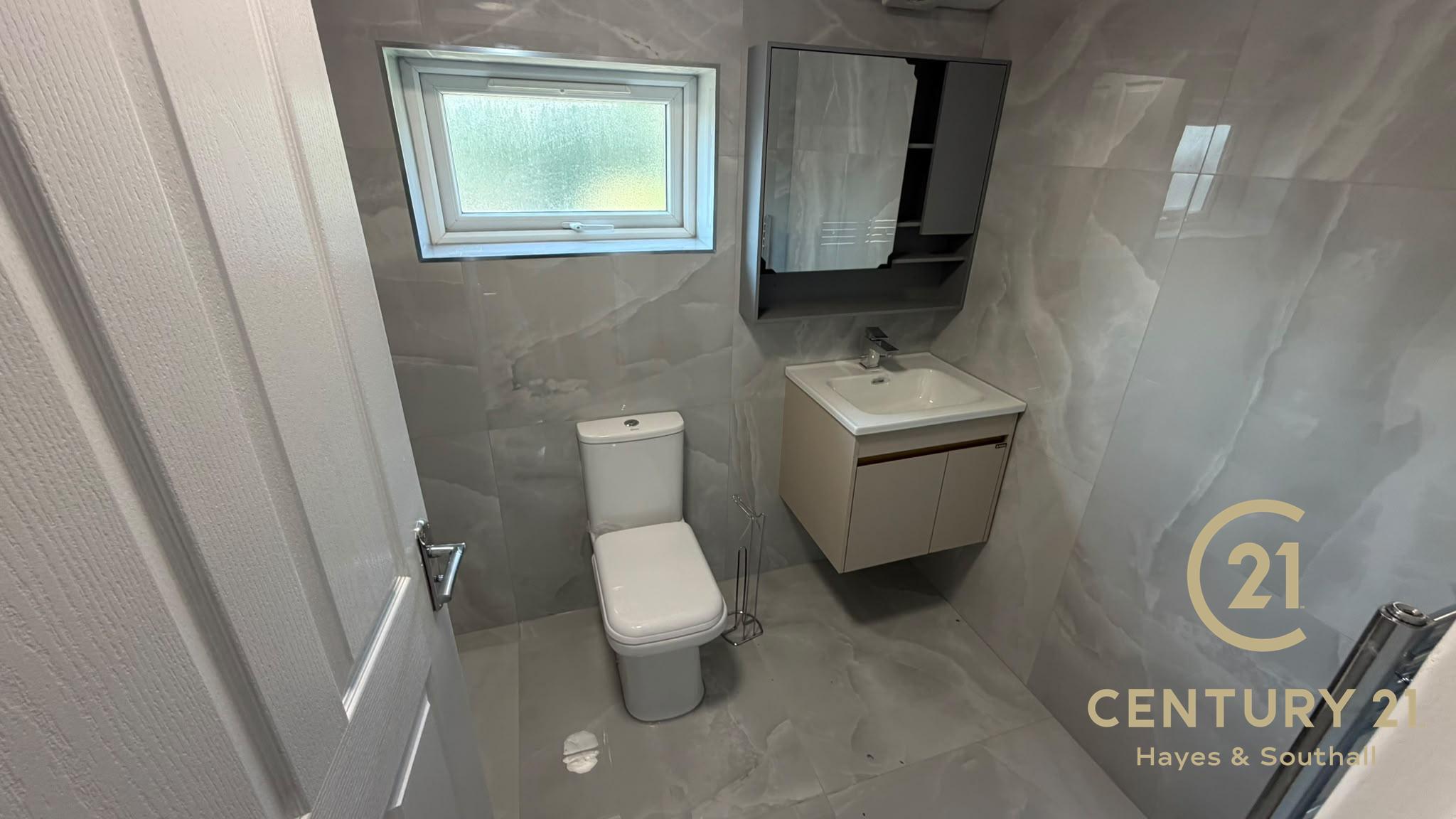 House Hobart Close in Greater London