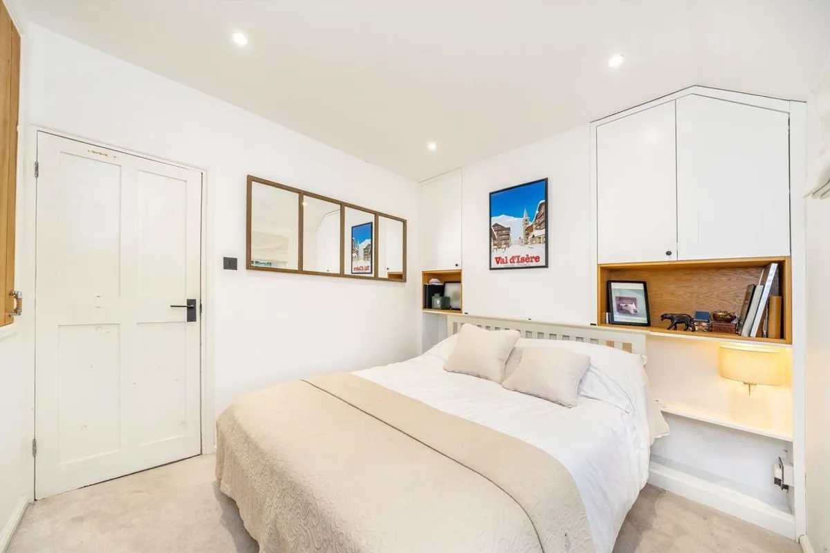 House Lessingham Avenue in Greater London