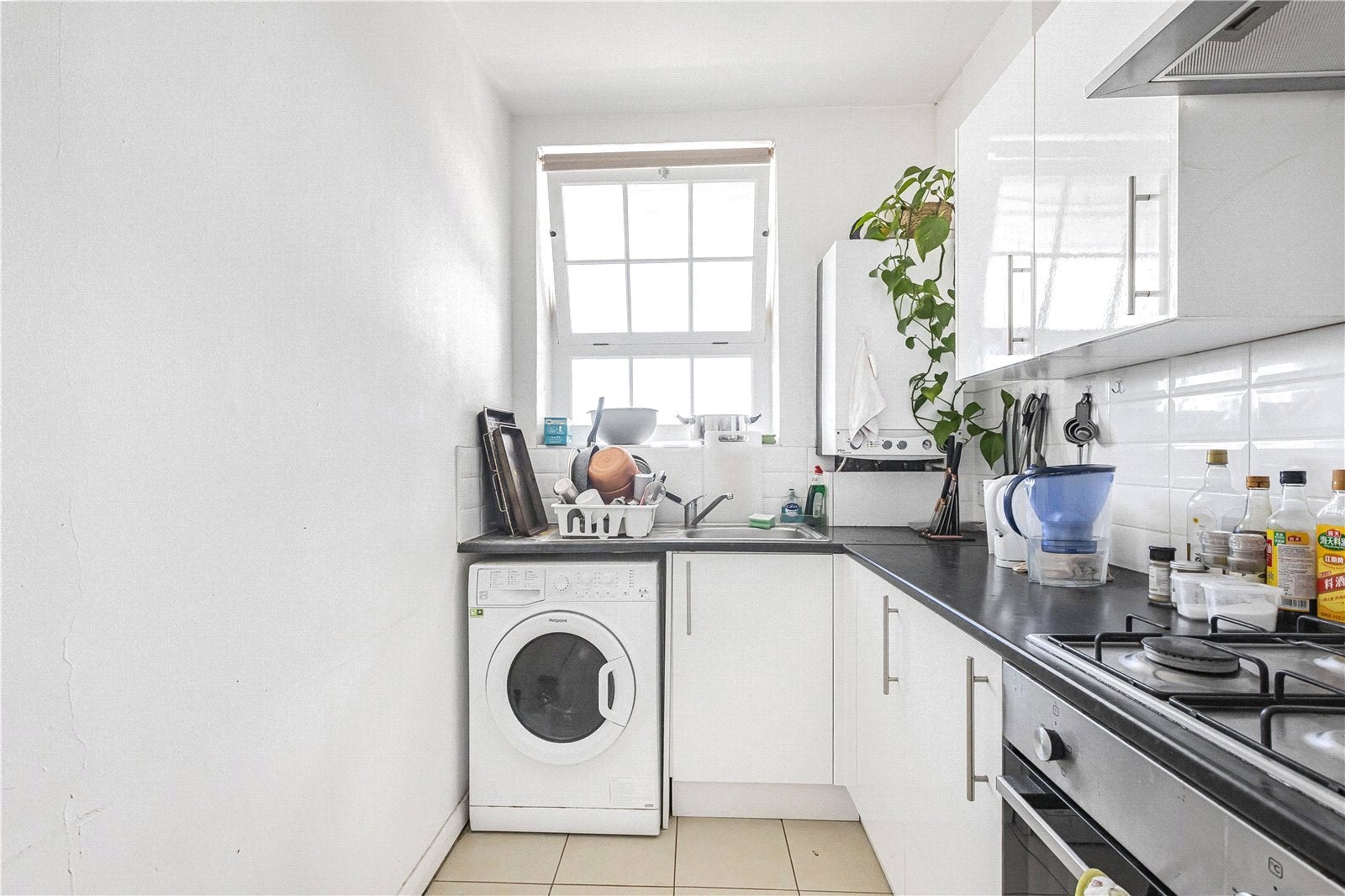 Flat Maygood Street in Greater London