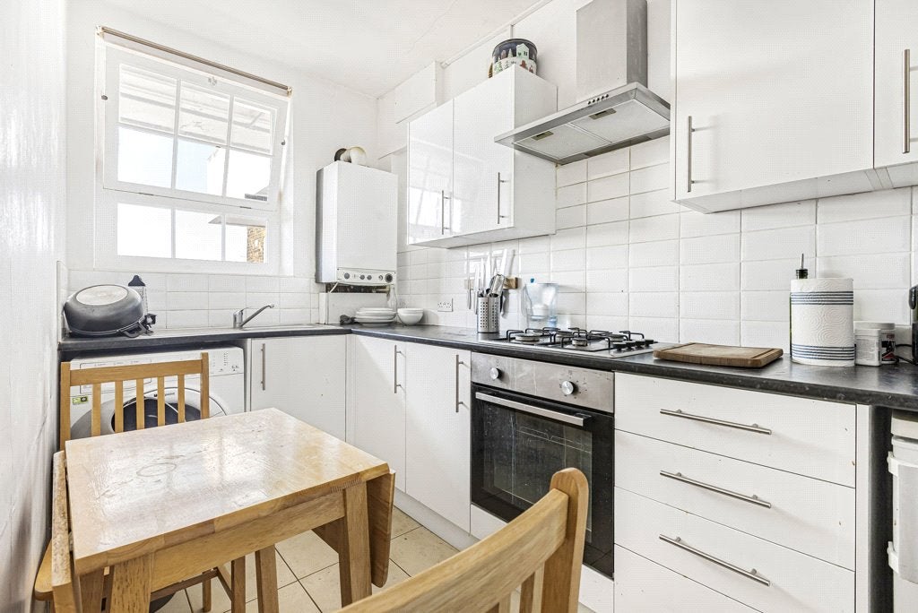 Flat Maygood Street in Greater London