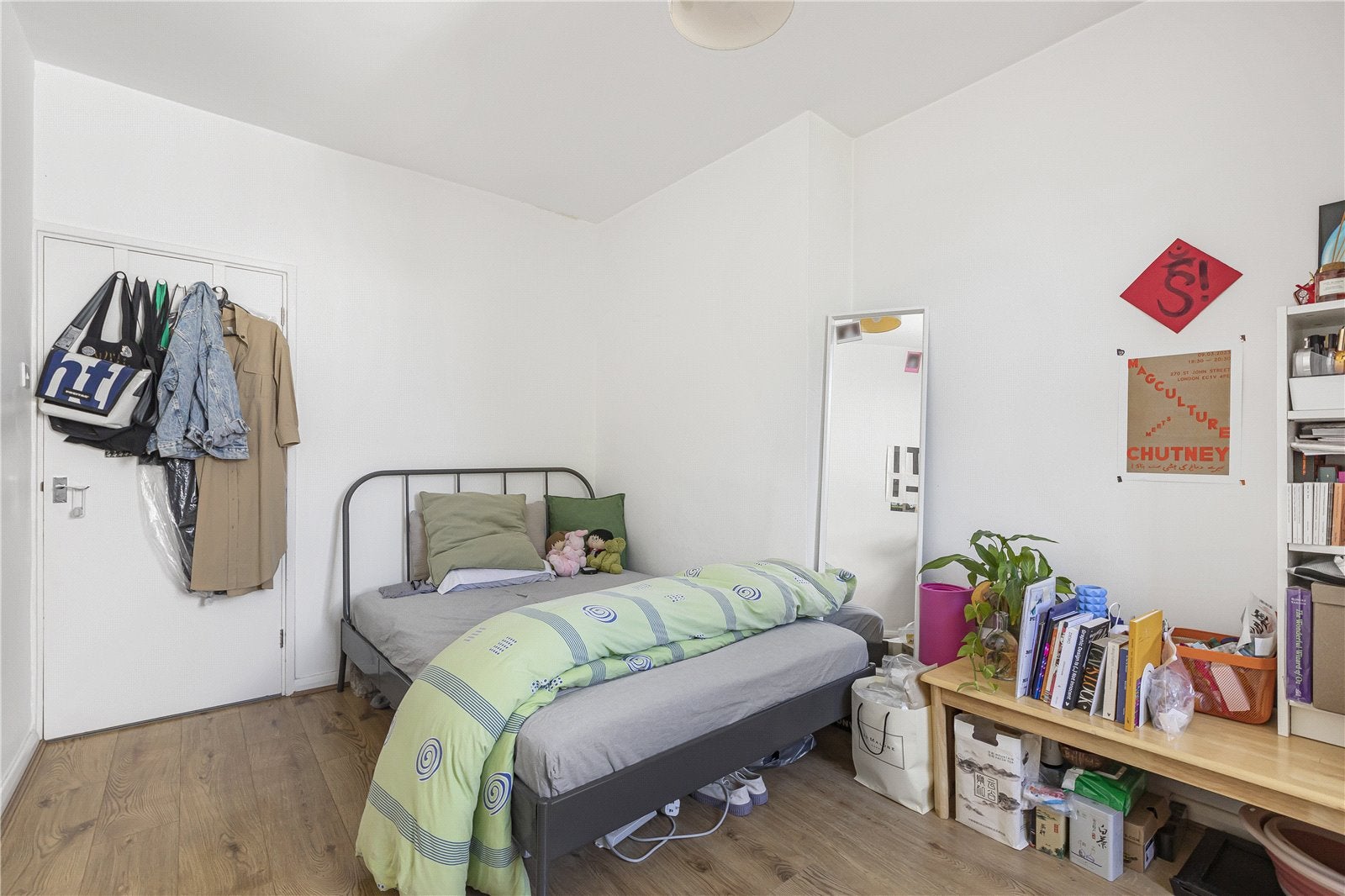Flat Maygood Street in Greater London