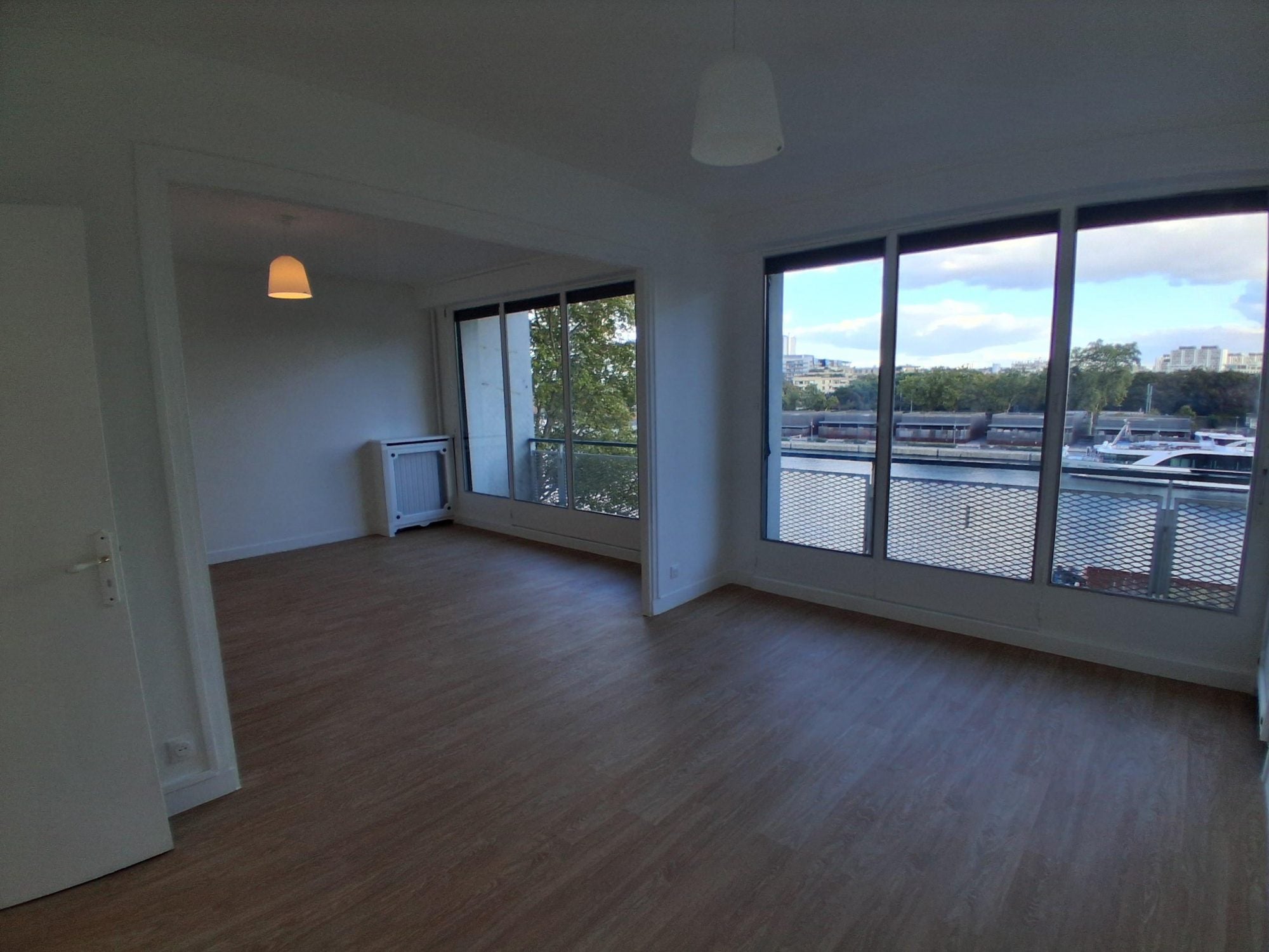 Flat Quai Louis Blériot in Paris