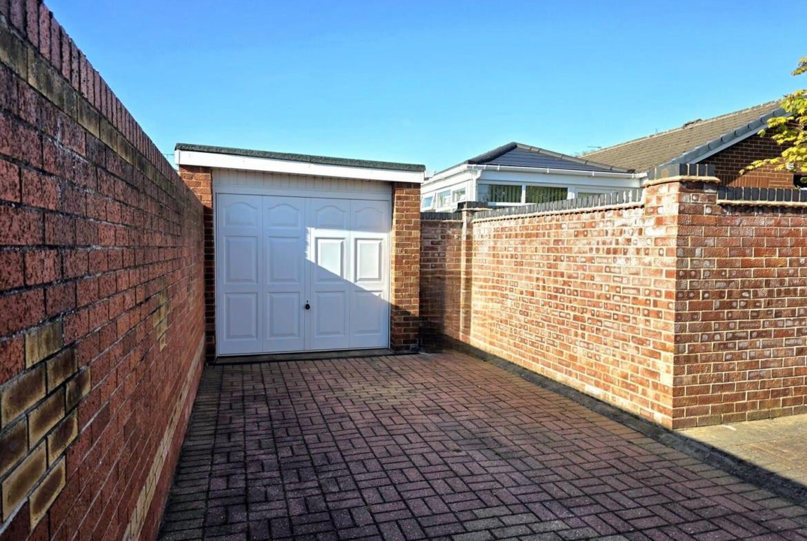 House Elizabeth Avenue in Doncaster