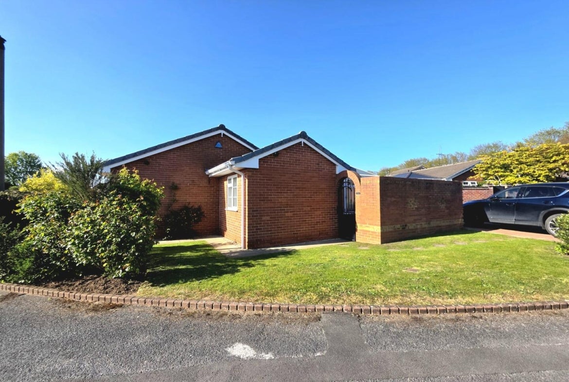 House Elizabeth Avenue in Doncaster
