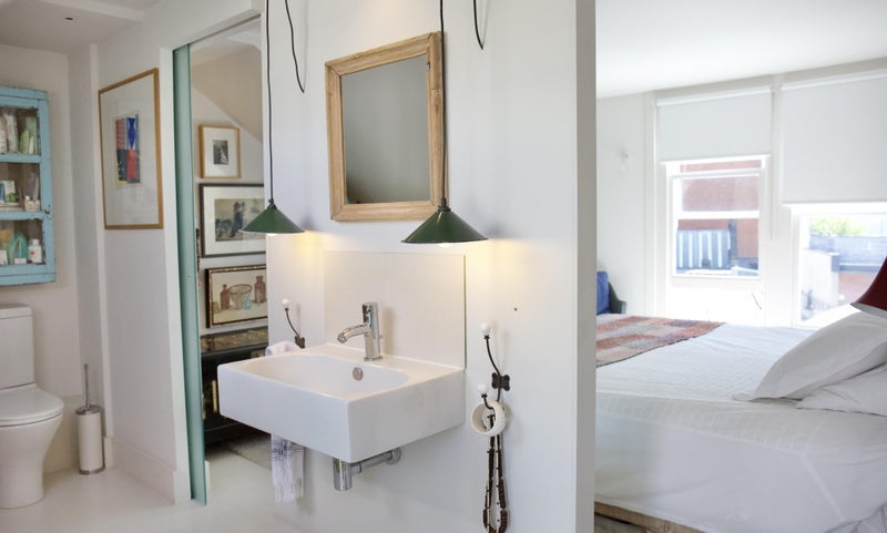Room Valetta Road in Greater London