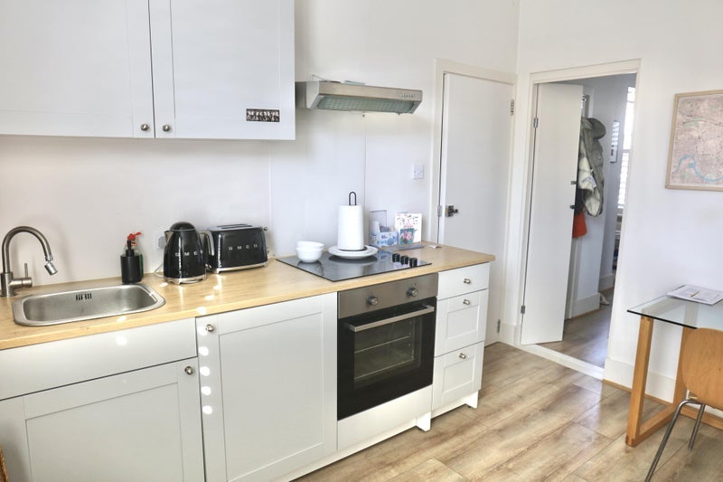 Room Valetta Road in Greater London