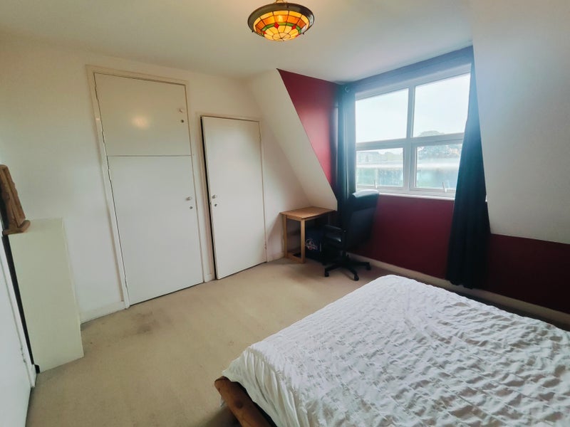 Room St Mary's Walk in Maidenhead