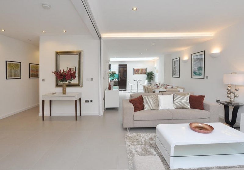 Room Newington Green Road in Greater London