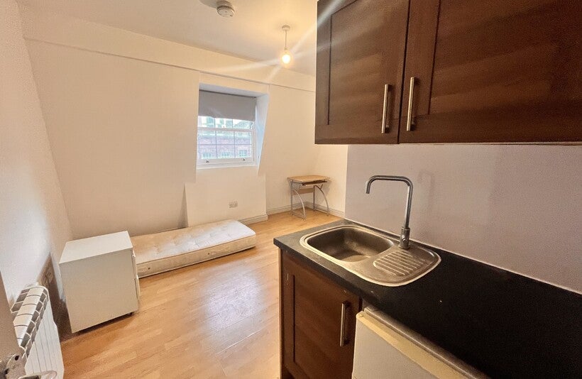 Room Wandsworth High Street in Greater London