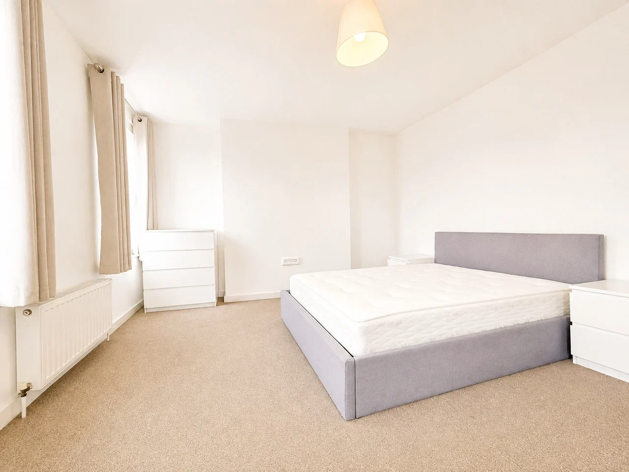 Flat Amity Road in Greater London