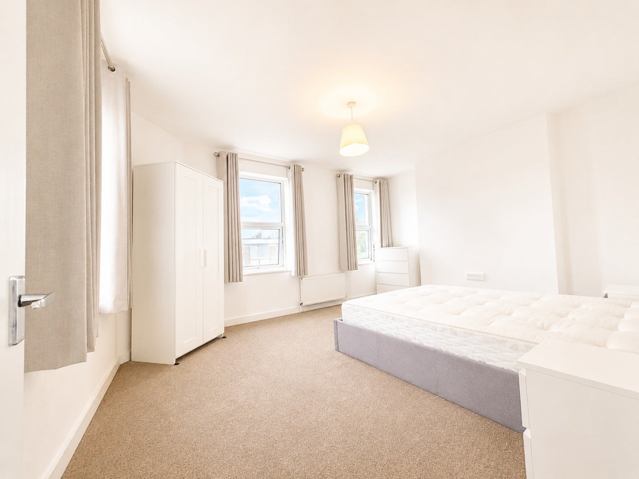 Flat Amity Road in Greater London