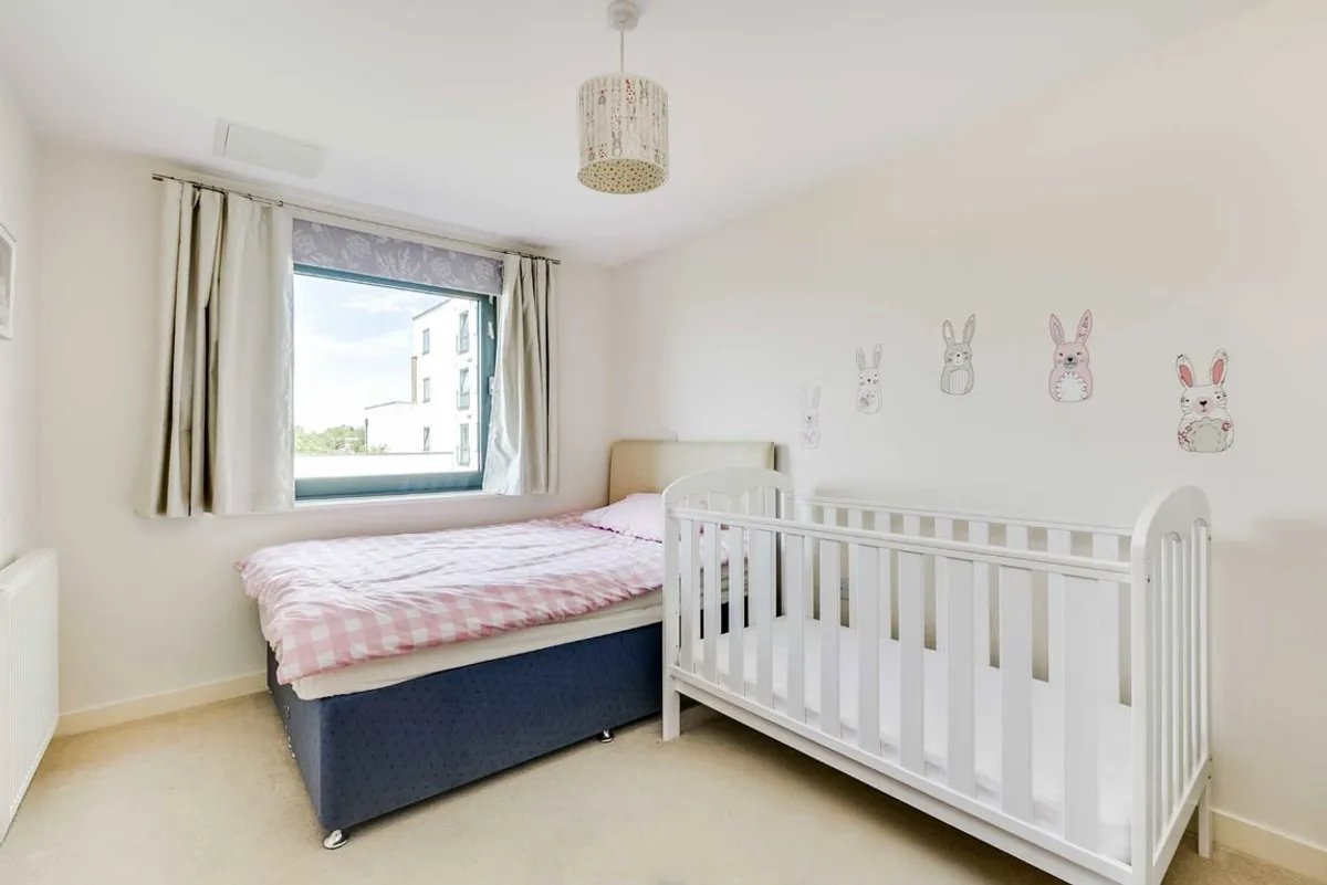 Flat Uxbridge Road in Greater London