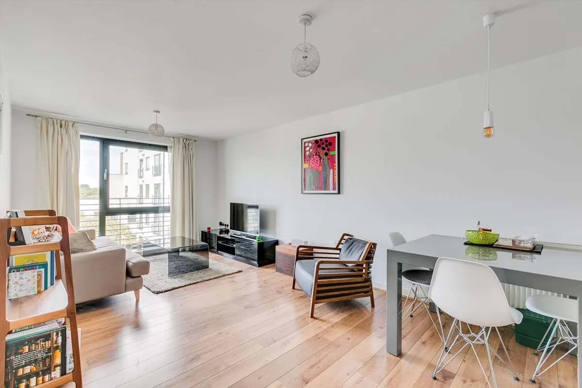 Flat Uxbridge Road in Greater London